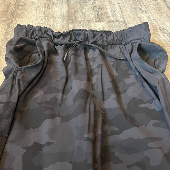 Lululemon Stretch High Rise Crop 23", Heritage 365 Camo Deep Coal Multi,… - Picture 4 of 10